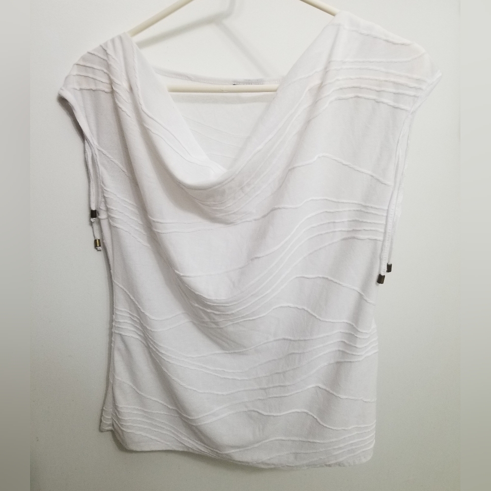 EUC textured white blouse that clicks